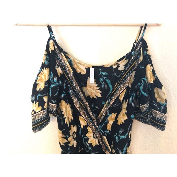 Open Shoulder Floral Maxi Dress - Picture 5 of 5